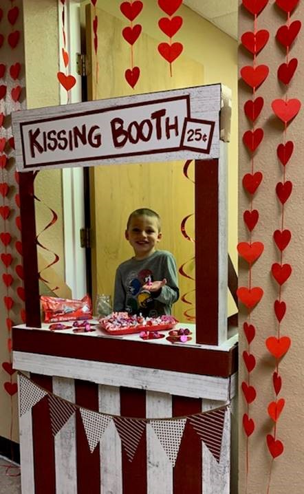 HealthlineDME's tweet photo. We are celebrating Valentine's Day with a Love My Job contest! #LoveWhatYouDo #DoWhatYouLove  💙❤️ We couldn't do it without you! ❤️💙 https://t.co/bevStoBYNO