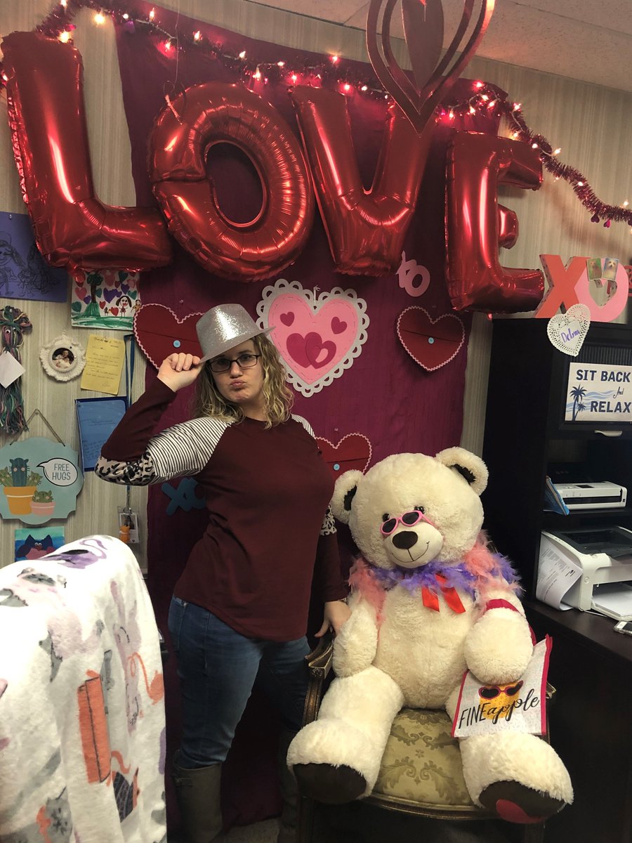 HealthlineDME's tweet photo. We are celebrating Valentine's Day with a Love My Job contest! #LoveWhatYouDo #DoWhatYouLove  💙❤️ We couldn't do it without you! ❤️💙 https://t.co/bevStoBYNO