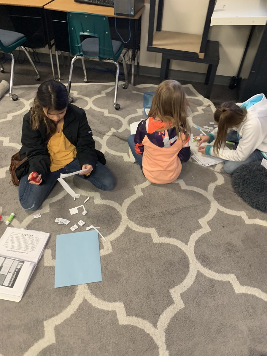 TX_Montgomery's tweet photo. We’re learning about compound sentences and coordinating conjunctions! Turning it into art makes it more fun! @JSeguinElem @weatherfordisd #jsetheplacetobe #4thgradewordstudy https://t.co/vGT7Jf0Mb1