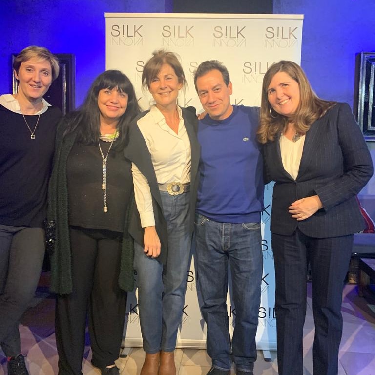MyriamGlezN_'s tweet photo. Ayer en #silkinnova con @eliacoriba y @crebate aprendiendo #creatividad.
Excelente #networking
@coachbego Karine Pons @CodicStyle @silkandsoya https://t.co/wBqIvdMn86