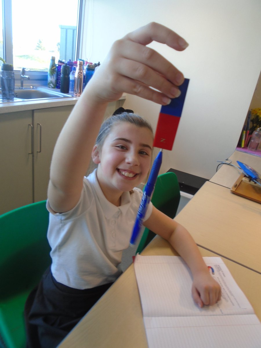 ClaveringTS27's tweet image. #6JB In Science, the children were assigned two separate investigation questions. In pairs, they created experiments to find an answer to their question.
