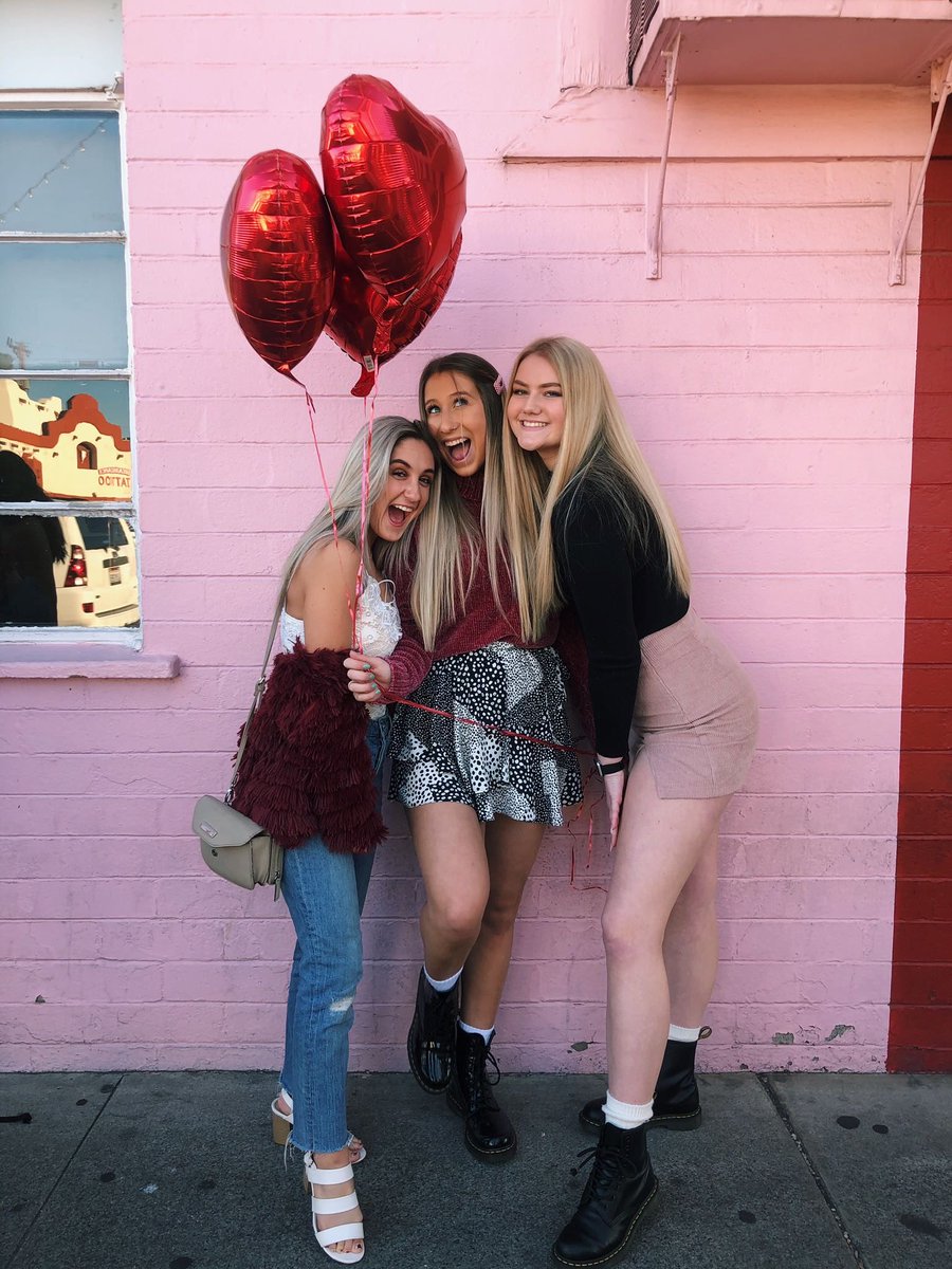 happy valentine’s day from our sisters to you 💓💞

#ValentinesDay #GalentinesDay