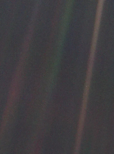 PZakh's tweet photo. 30 años de esta maravillosa imagen

#PaleBlueDot https://t.co/UjtzBqsP26