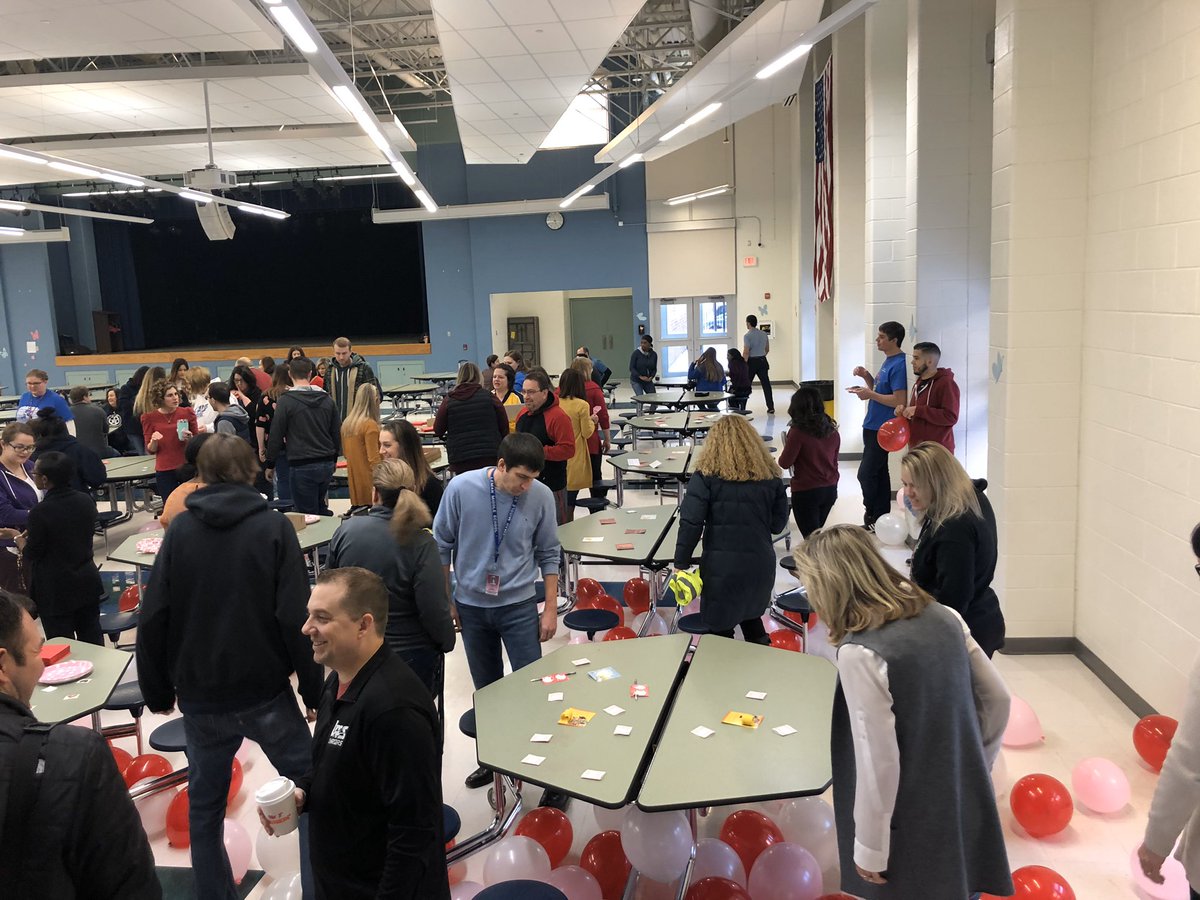 MsLeaDeLuca's tweet image. Today we surprised our @D33Leman staff with early morning Valentine’s Day treats.  We love celebrating the great work they do for our kids! #feelthelove #everybodyinlms  @WeGoD33 @TrejoCarbajal @kdavissa