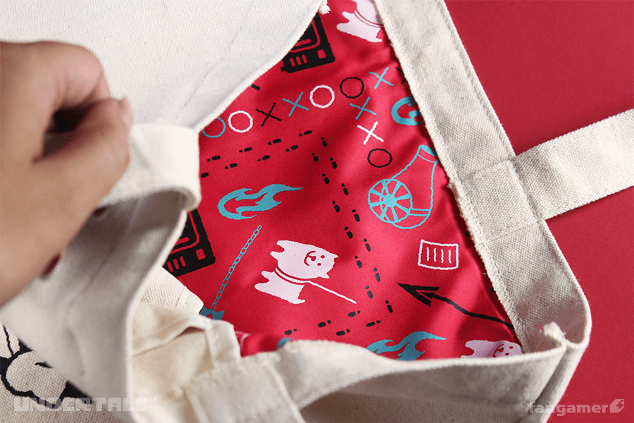 Fangamer's tweet photo. The new Sans &amp; Papyrus stuff we launched on Black Friday is finally back in stock! 

that shirt with sans and papyrus on it: https://t.co/b81COLOwrn
Skelebros bag: https://t.co/334k3cCmJH https://t.co/rHqXdAOIuH