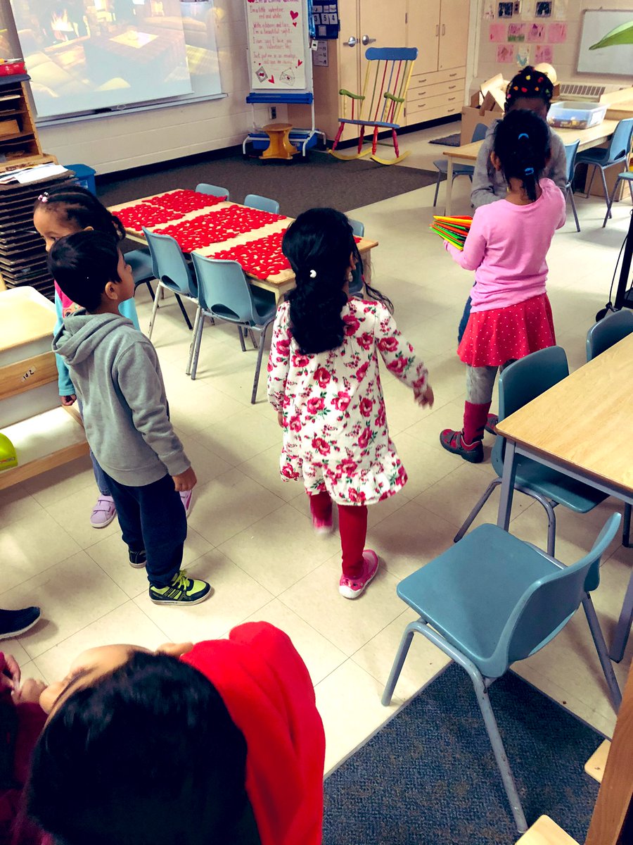 KindExplorer102's tweet photo. Spreading some love love love this #ValentinesDay2020 #cardgiving @ThornwoodPS https://t.co/Lxsw3hqnkI