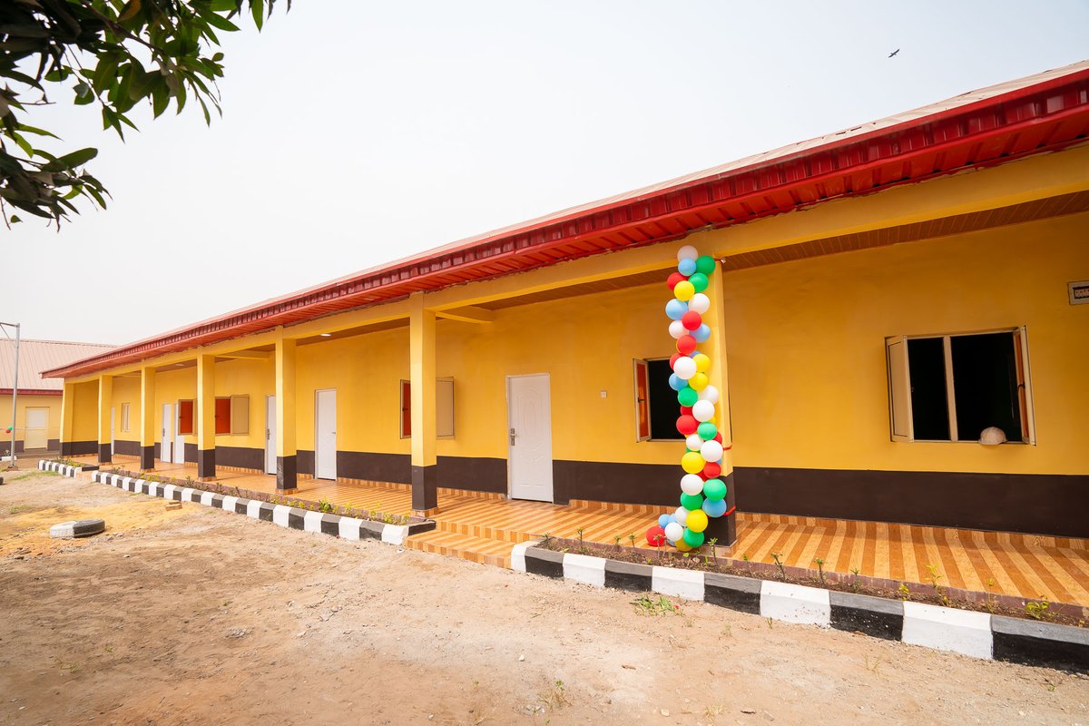 Other projects inaugurated by the Governor in Gbagada Girls Junior  Secondary School included a mini school hall, 24 modern lavatories,  recreational arena and five buses that will take pupils on a free