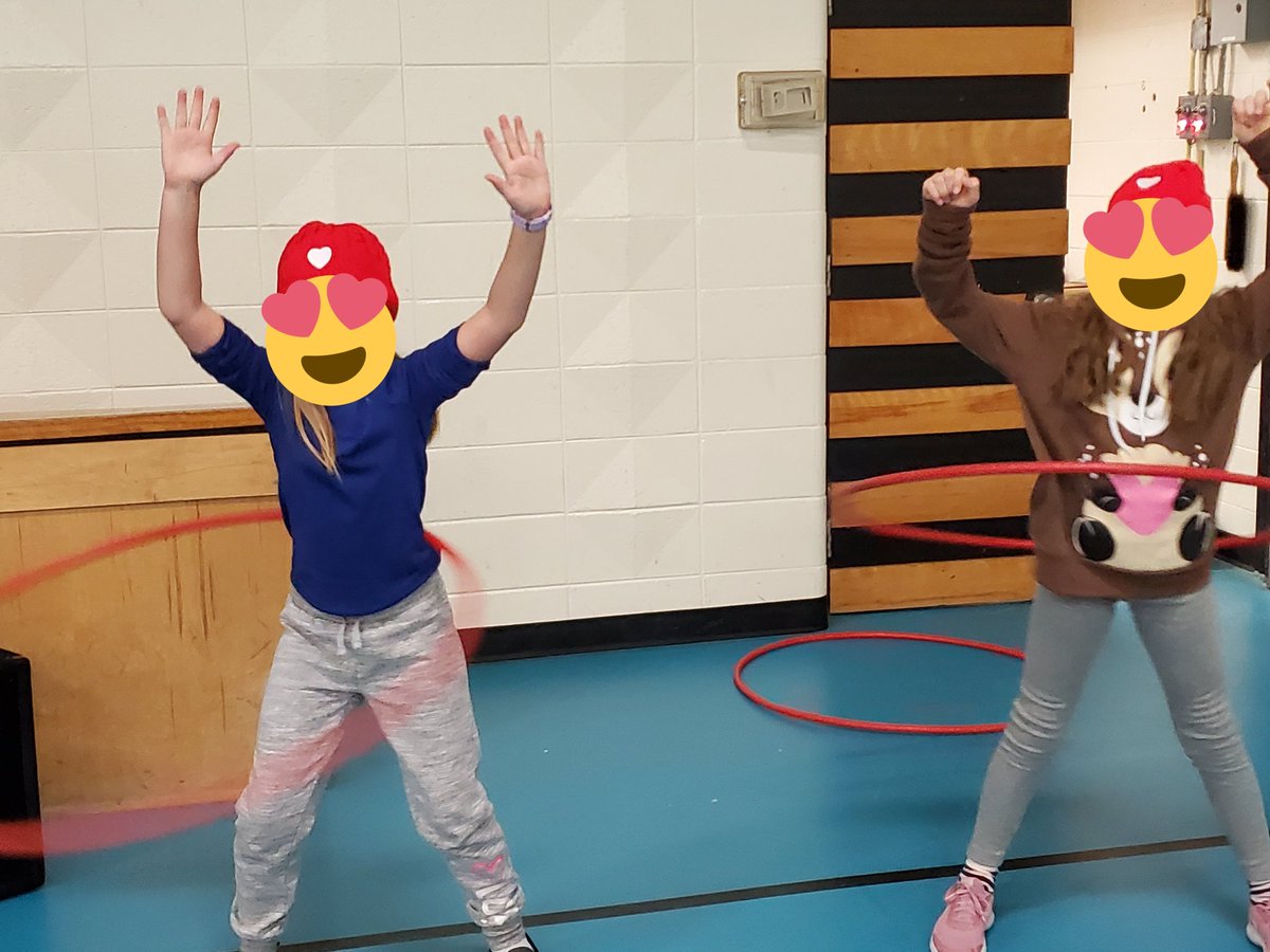 FJewellCormier's tweet photo. Jumping to celebrate Valentine's Day the healthy way ❤️ @SharonPublic.  @HeartandStroke Thank you to our families for your generous donations! https://t.co/P0Q75FrxvI