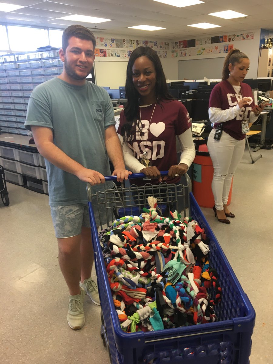 Today, Cypress Bay High School joins schools across <a href="/browardschools/">Broward County Public Schools</a> to participate in A Day of Service and Love, by preparing meals and creating dog toys, to name a few of its service projects. The school is proud to come #2GetherInServiceAndLove @PrincipalCBHS 
@BCSStudentVoice