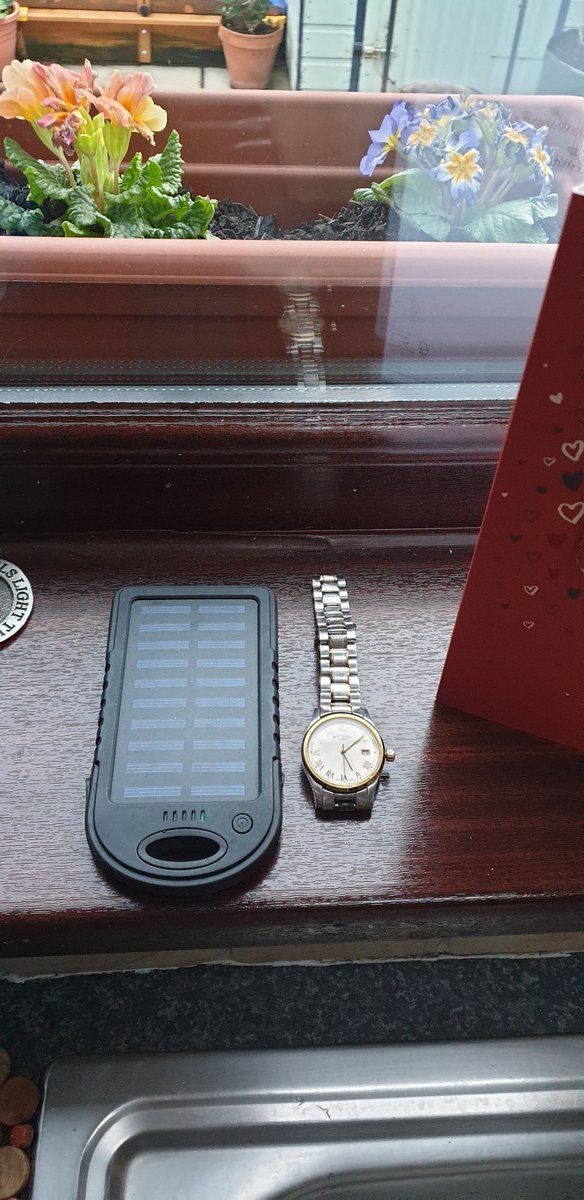 DeegallMckillen's tweet photo. 5.10pm Valentine day enough light outside to charge my #SolarPowerPack imagined if #Stormont really cared about #RenewableEnergy Wind Tidal Solar https://t.co/jYc49PDicN