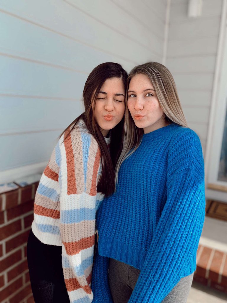 YoungSavannaha's tweet photo. fun fact: they were wearing my clothes, but i love them https://t.co/eS2ariAkDP
