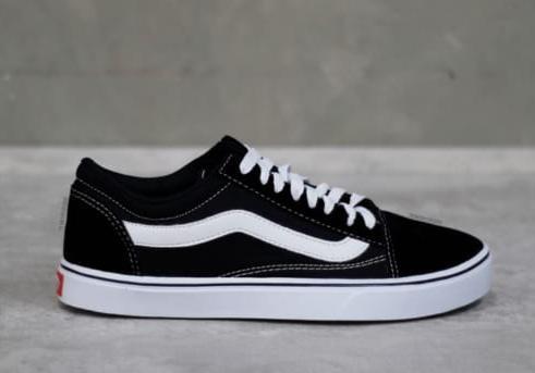 NVsStore's tweet image. • Disponíveis no tamanho 34 ao 43.
• Frete grátis para SP (capital).
• Entregamos nas estações aos fins de semanas.
• R$160 reais.
• informações para pagamento pelo wpp (11) 97147-1545 ou 
(11) 95037-4080.