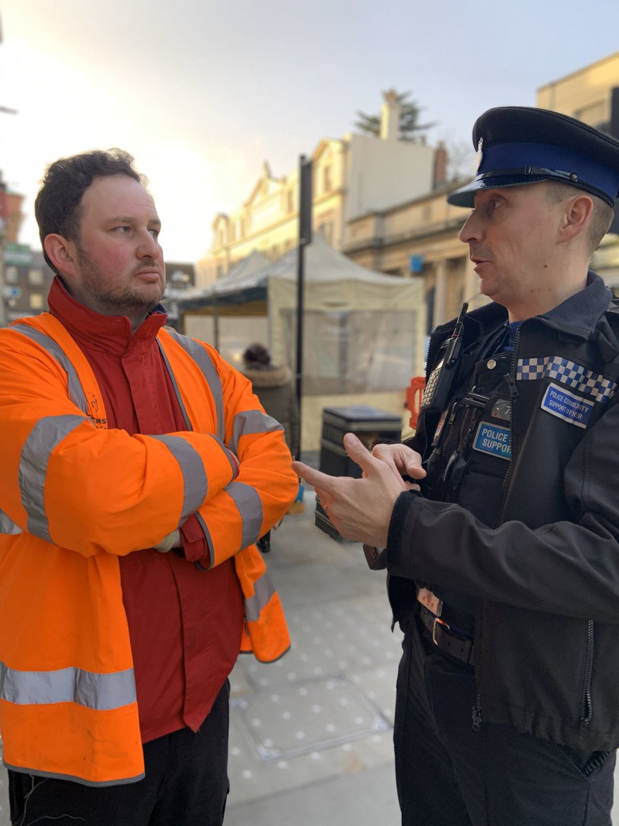 Colchester Town Proactive Team (@colproactive) on Twitter photo Officers have been catching up with <a href="/yourcolchester/">Colchester City Council</a> zone team today while on foot patrols, discussing collaborative work that is taking place within #Colchester Town to make it a better & safer town to live in, work in & visit. 😁 #Partnership
@InspJonEvans Officers have been catching up with <a href="/yourcolchester/">Colchester City Council</a> zone team today while on foot patrols, discussing collaborative work that is taking place within #Colchester Town to make it a better & safer town to live in, work in & visit. 😁 #Partnership
@InspJonEvans
