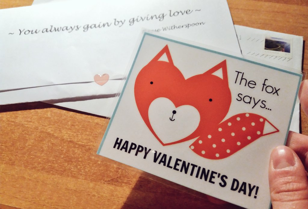 Rox1864_'s tweet photo. From Canada with Love! 
@SRFansCanada  Thank u so much for this incredible gift! I LOVE IT❤ #HappyValentinesDay https://t.co/sKMvrUeW7N