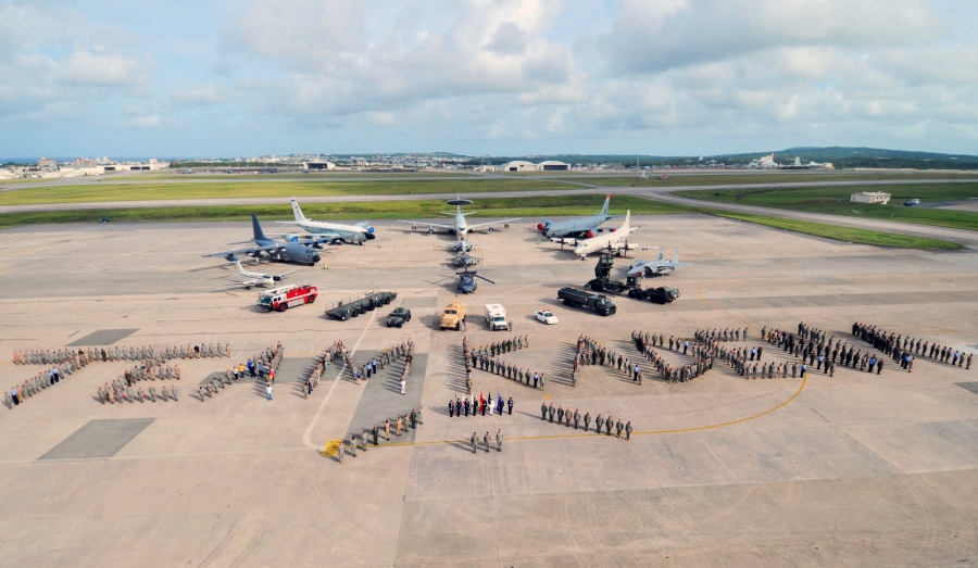 Авиабазы ввс сша. Авиабаза эйлсон аляска. Аэродром ввс сша. База ввс сша эдвардс. База сша на окинаве кадена.