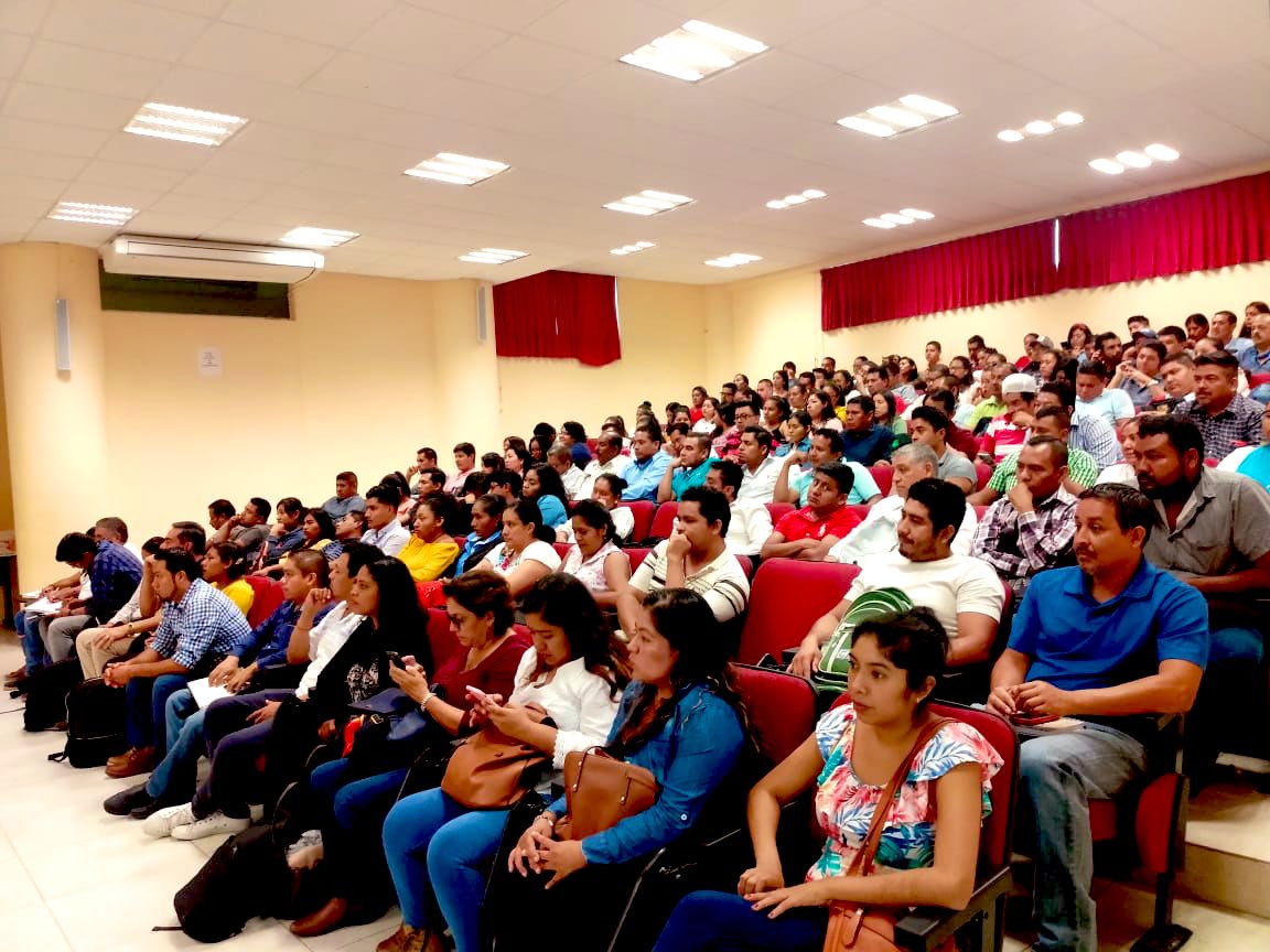 TabascoJavier's tweet image. Excelente viernes en reunión con nuestro compañeros de Chilpancingo, Guerrero. Facilitadores y técnicos del programa @SemVidaMx , todos trabajando por un bien común reflejado en el campo mexicano. #campomexicano #Guerrero #SembrandoVida