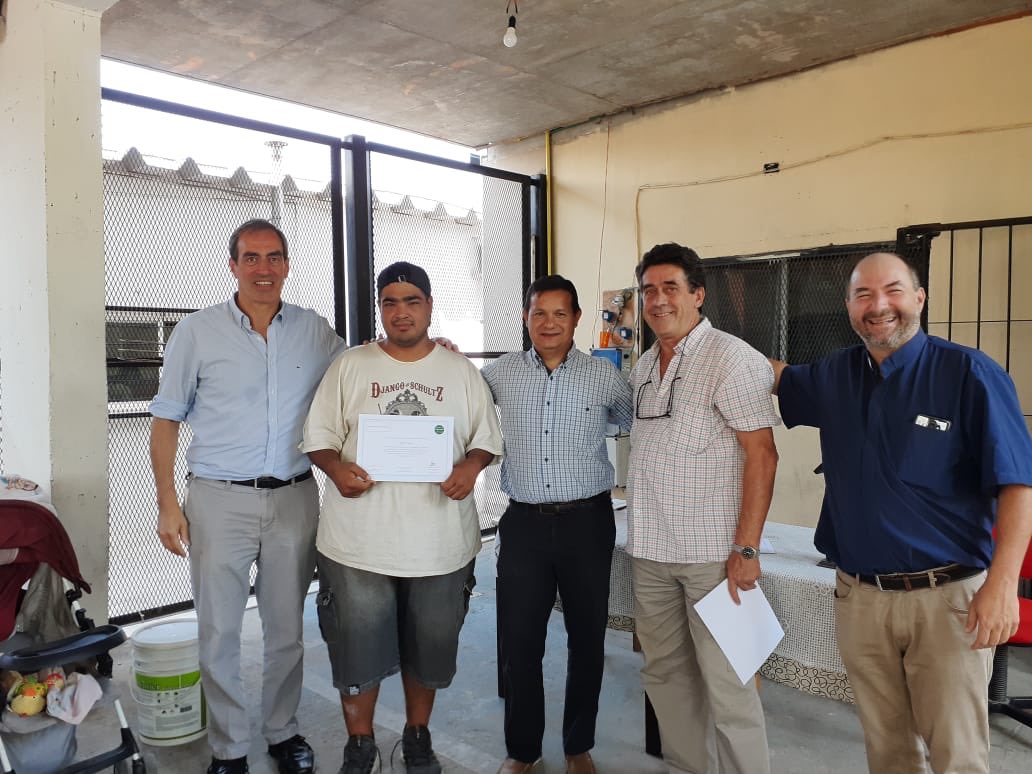 HogarDeCristoJP's tweet photo. Entrega de diplomas en Cerámica, Carpintería y Percusión en el Hogar San Expedito, entregados por la Fundación Educando. Fuerza y adelante! #LaVidaComoViene https://t.co/FnEkF1xyAE