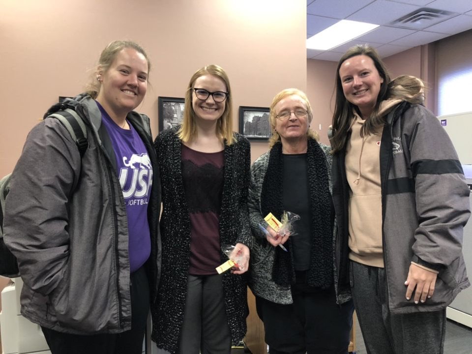 USFCougarsSB's tweet photo. And of course we have to share the Valentine’s Day love to our awesome @usiouxfallspres Dr. Bradfield, USF everything guru Shelly and the ladies in the business office!!! Happy Valentine’s Day from Cougar softball! #PicsWithAProf #SCR17TY2020 https://t.co/BigBxWMWeh
