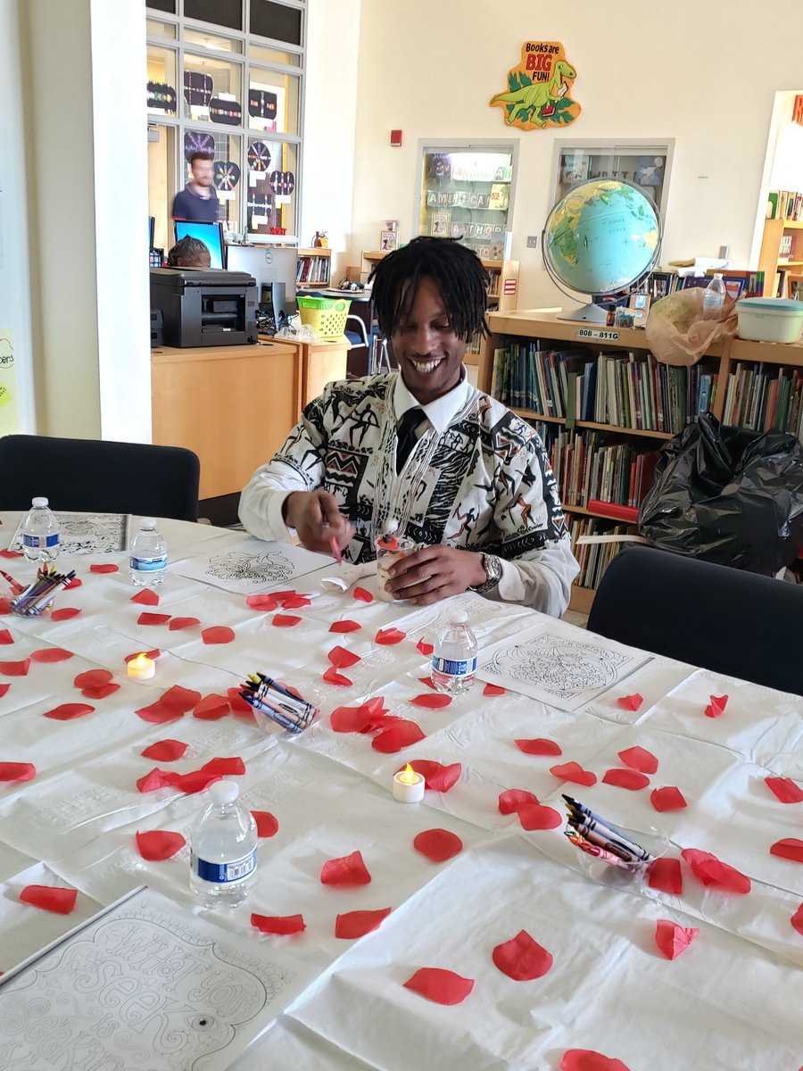 HeySollers's tweet photo. @PortTownsES staff enjoyed parfaits, aroma therapy, meditation music, and coloring! https://t.co/JgbivDTnIx