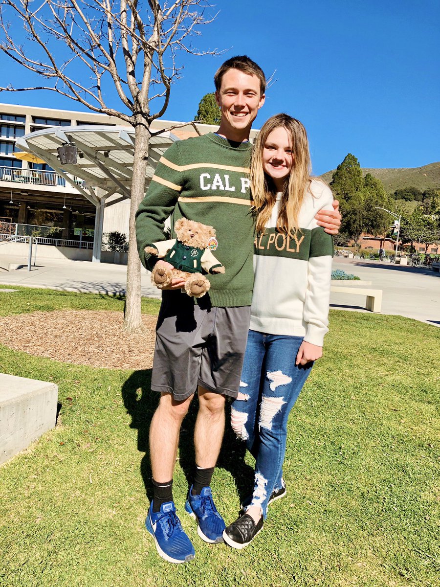 Love is in the air! Happy Valentine’s Day, mustangs 💚🐎