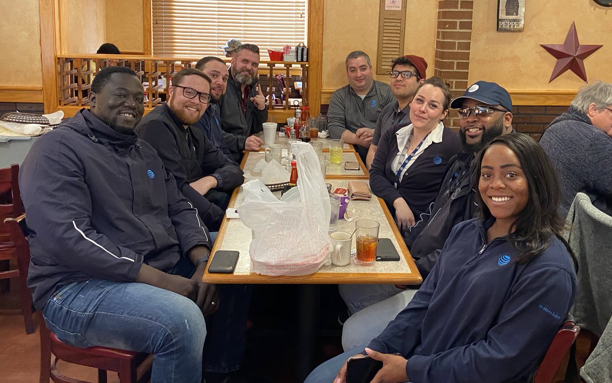 rydamusprime's tweet photo. Team that eats together #WinsTogether #BreakfastofChampions #TeamDash #RicFlairWooooo @ATT #lifeatATT https://t.co/XxhTXXmeFw