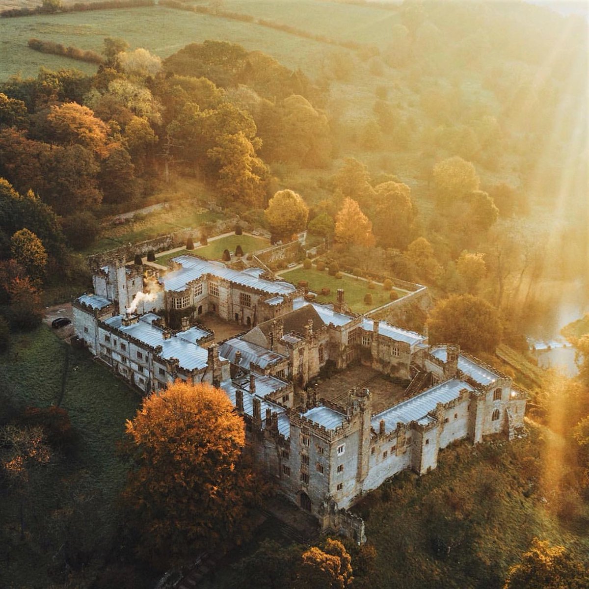 "This place was absolutely awesome! Such history and inspiration for the imagination here! And if you’re any sort of period-piece movie fan, you MUST come here!" 

Let the wonder of Haddon Hall charge your imagination when we re-open on 30th March 2020: haddonhall.co.uk