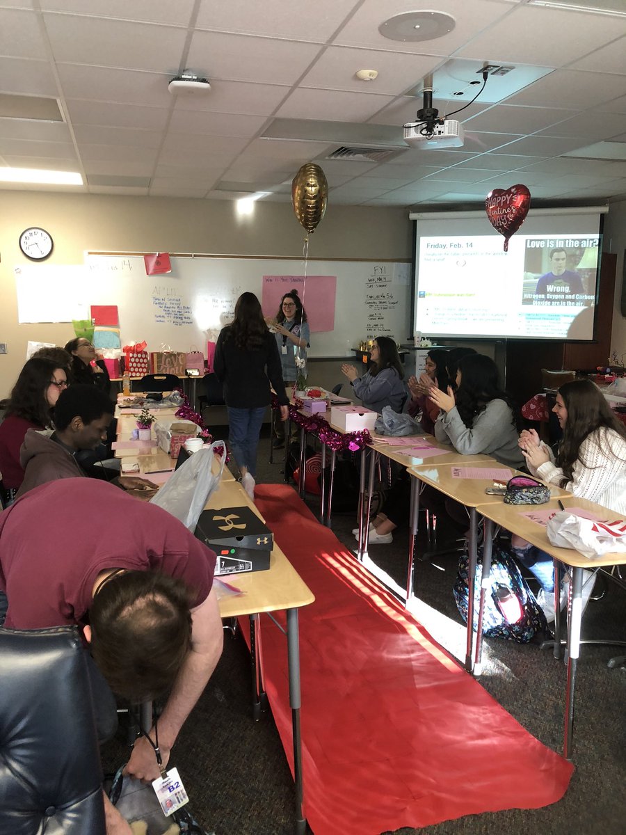ajaxa444's tweet photo. First of four submissions is a success for AP Seminar, so walk that red carpet and you get a crown, you get a crown, and you get a crown! @ahsacademics @HumbleISD_AHS @ConcienneMs @AHSlibrary06 https://t.co/00MpWSo7fp