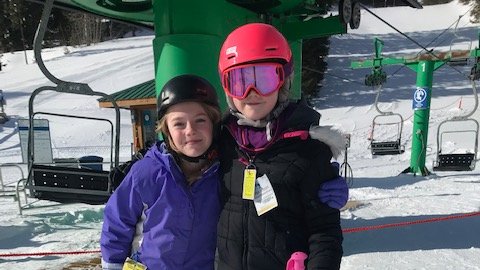 ELV_lethbridge's tweet photo. Quelle journée incroyable de ski pour les élèves de 6e à 12e année de ELV @CSFrancoSud!
Énorme merci aux élèves, à Mme Ève-Marie, aux professeurs et aux parents bénévoles accompagnateurs.
Merci au personnel de @SkiCastle: champions!
À refaire absolument.
@laFSFA https://t.co/X2bzDD23ZH