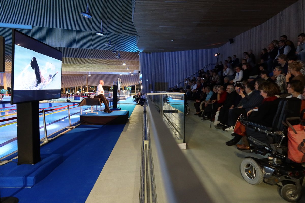 💧 <a href="/PhilippeCROIZON/">Philippe Croizon</a> est un athlète, un aventurier, un conférencier et l'ambassadeur de l'inauguration de la Piscine Aqualudique du Stade <a href="/auvergnerhalpes/">Auvergne-Rhône-Alpes</a> de #Chambery. Ce soir, à travers sa conférence, il nous transmet sa force de vivre et sa belle énergie !