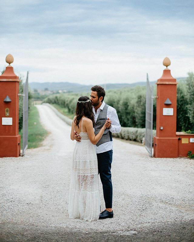 To all the couples who have fulfilled their dream of love here with us and to all those who will, we wish you a very sweet valentine's day 🌹
•
A tutte le coppie che hanno coronato il loro sogno d'amore qui con noi e a tutte quelle che lo faranno, aug… ift.tt/2OUstI2