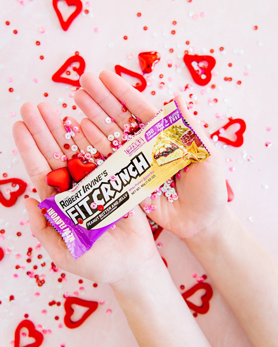 FitCrunchBars's tweet photo. Let's spread the love; Happy Valentine's Day😍❤️
.
.
.
#fitcrunch #valentinesday #holiday #love #family #fitness #friends #fitlife #fitmom #fitfam #macros #protienbars #spreadthelove #snack #treat #fitforsnacking #glutenfree #protein https://t.co/d7oRWwR7xI