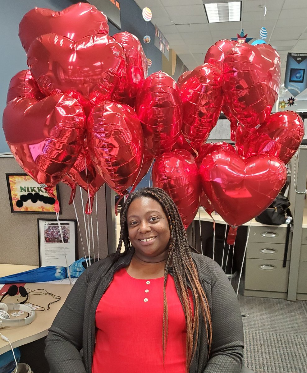 NikkiaFuller's tweet photo. Is there a ♥ in the house tonight?... Stand UP..... HAPPY Valentine's Day.... #ATTLife #TechCareTweets #P2BY #DSL #OPFL_DSLTECHSUPPORT #GoRedForWomen #HeartMonth #hearts #FiveHeartbeats https://t.co/UCpiyEUutj