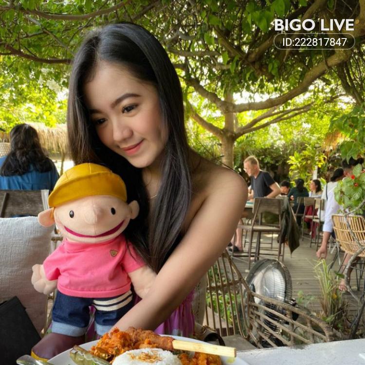 Masuk dan nonton LIVE 🔥Memel di #BIGOLIVE:    
slink.bigovideo.tv/Oy5a3K