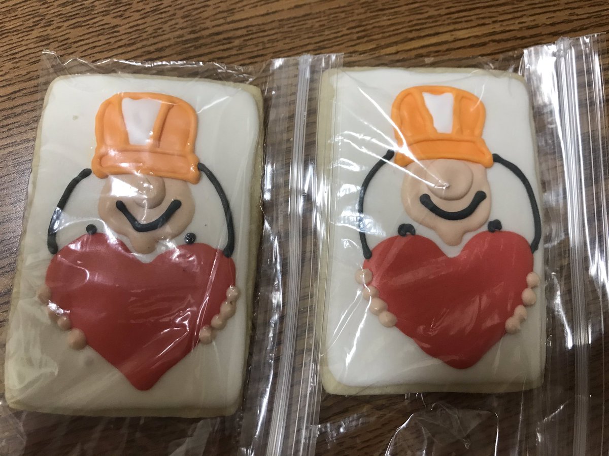 CrystalCritchl1's tweet photo. 4925 Fun Committee pulled out all the stops with the Valentine Bake Sale! Very talented team! Happy Valentine’s Day! @jonbaumann304 @angelma1202 https://t.co/eP9yh0g2eV