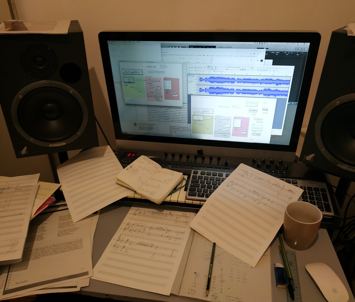 Working on a new adventure: a 22 male voices piece for Spirito on a traditional, very old song from Corsica... :-)