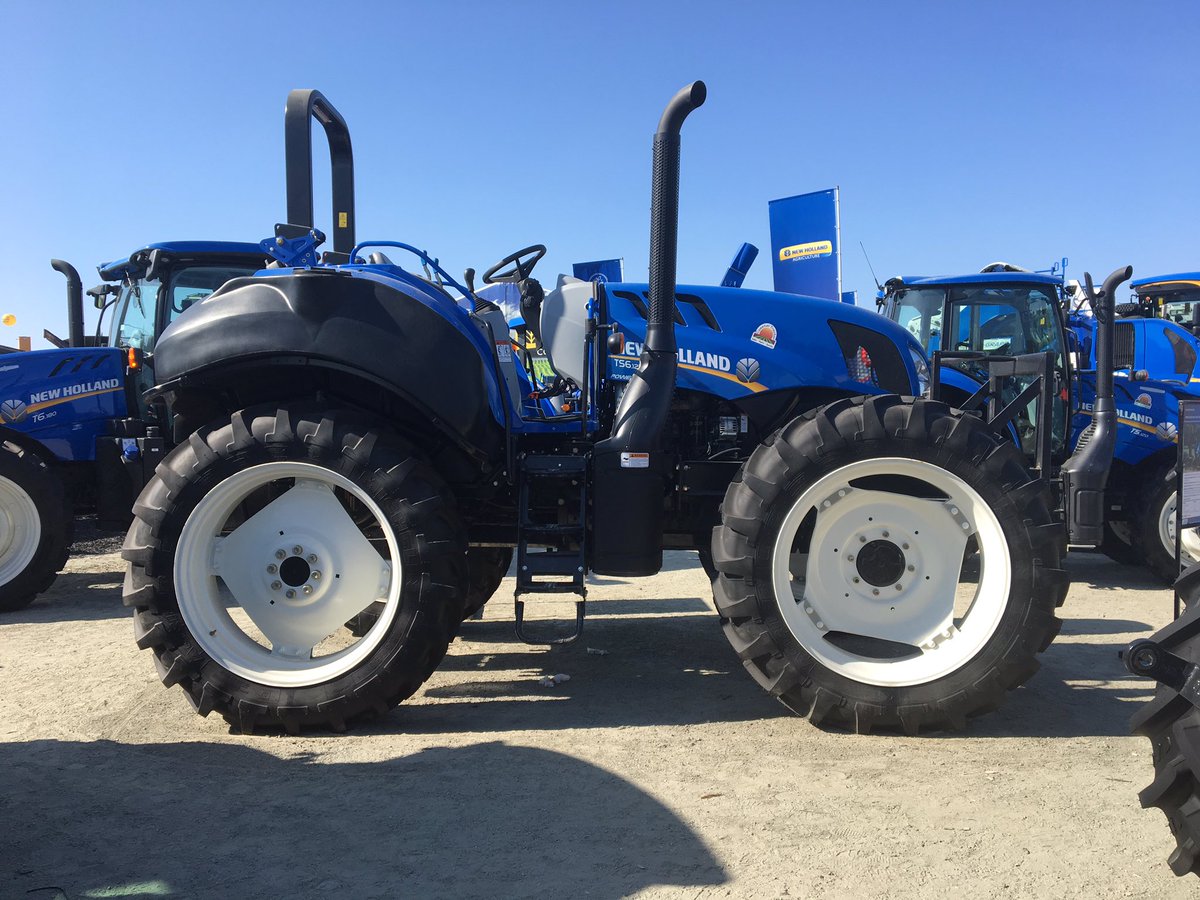 NHAgriculture's tweet image. Balers are red, tractors are blue, #HappyValentinesDay from New Holland to you!