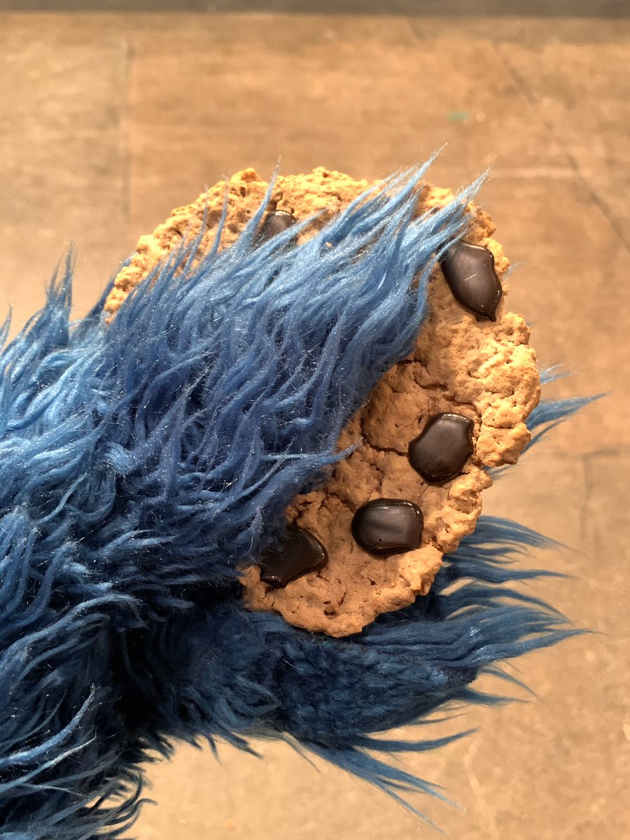 MeCookieMonster's tweet image. Treating meself because #ValentinesDay 🍪