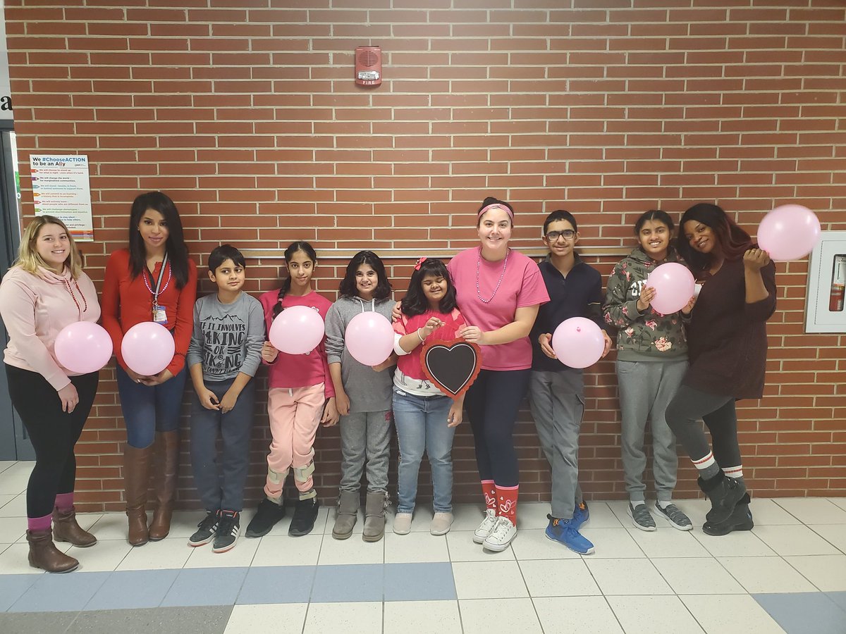 Ms_Manalis's tweet image. Happy Valentine&apos;s Day from all of us!❤💗💜💘💝 #ddclass #family #spiritday @BerylFordPS @PeelSchools