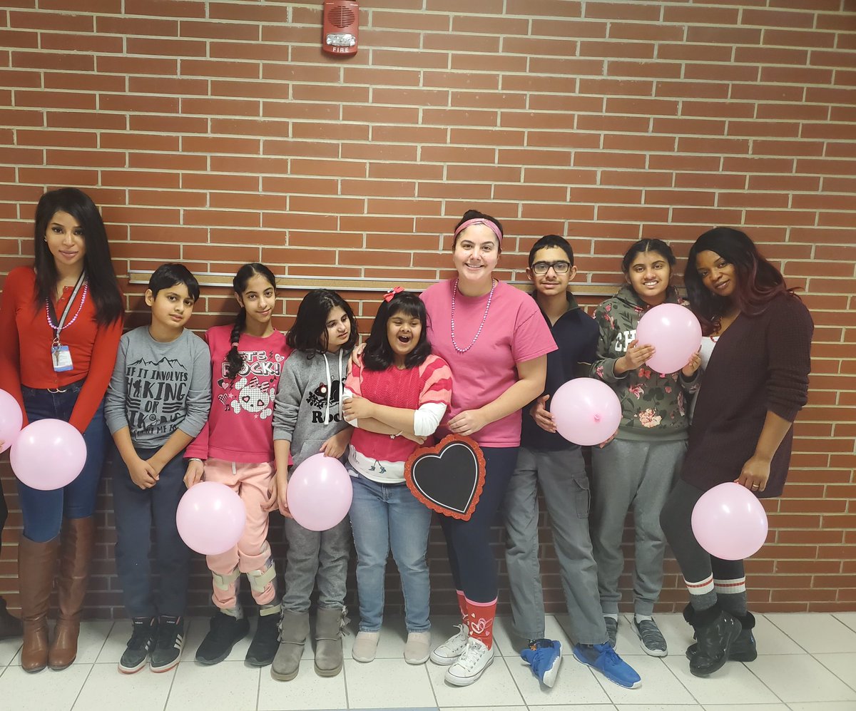 Ms_Manalis's tweet image. Happy Valentine&apos;s Day from all of us!❤💗💜💘💝 #ddclass #family #spiritday @BerylFordPS @PeelSchools