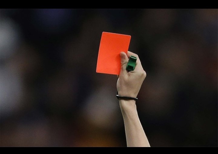 красная карточка нервы