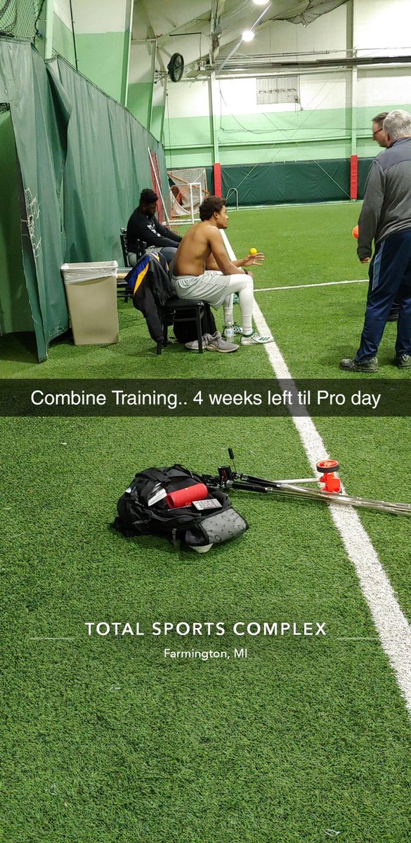 SCScoach's tweet photo. Explained to @40boy_kuro @__AJaxXx__ that a 40 is nothing but acceleration &amp;  24 yards shorter than a 60 meter race. 
#NflCombineTraining 
@XPASouthfield @JohnVickersII https://t.co/oo8wZPg1ae