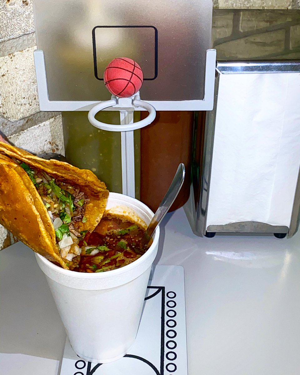 Birria_Ocotlan's tweet photo. Chicago Allstar weekend x Birrieria Ocotlan #AllstarCombo #DrunkTheTaco πxπ https://t.co/AdqvEeDbzO