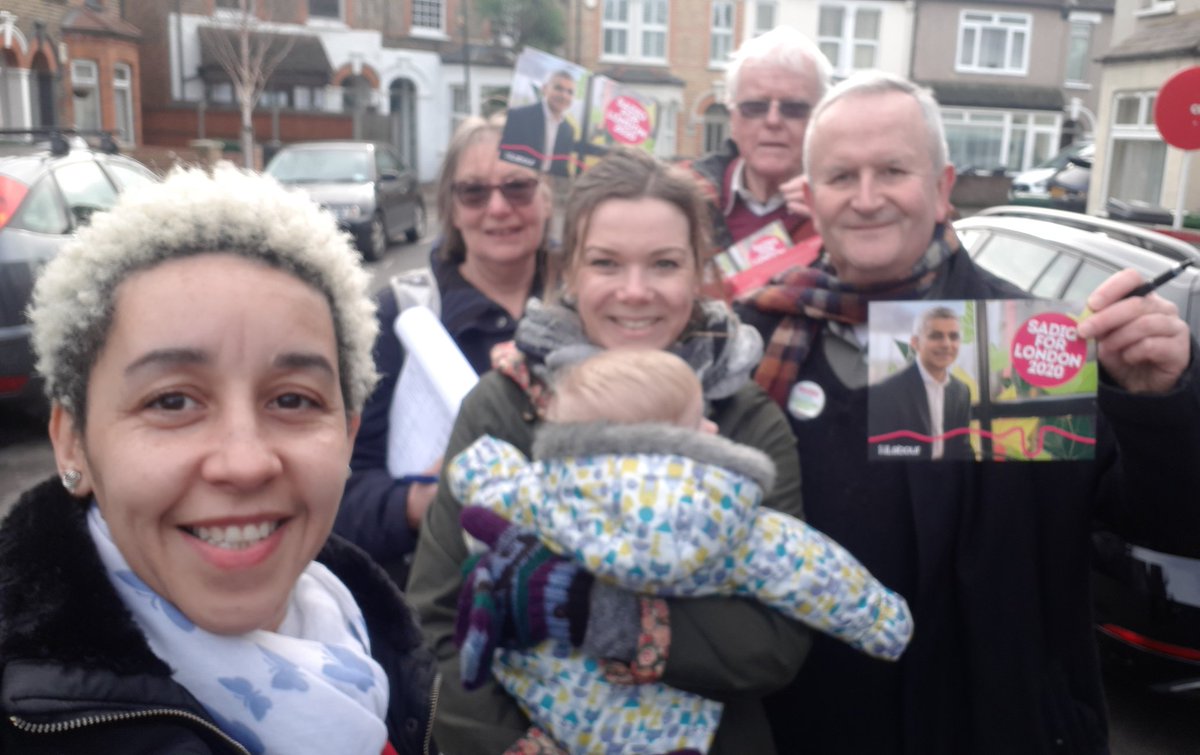 VickyAshworth_'s tweet photo. Team #WoodStreet out & about today reminding residents on Havant & Turner roads to apply for an #EarlyVote 📮👇
https://t.co/xAR8OPCW5n
#Sadiq2020 🌹 https://t.co/l2ggIHXKQF