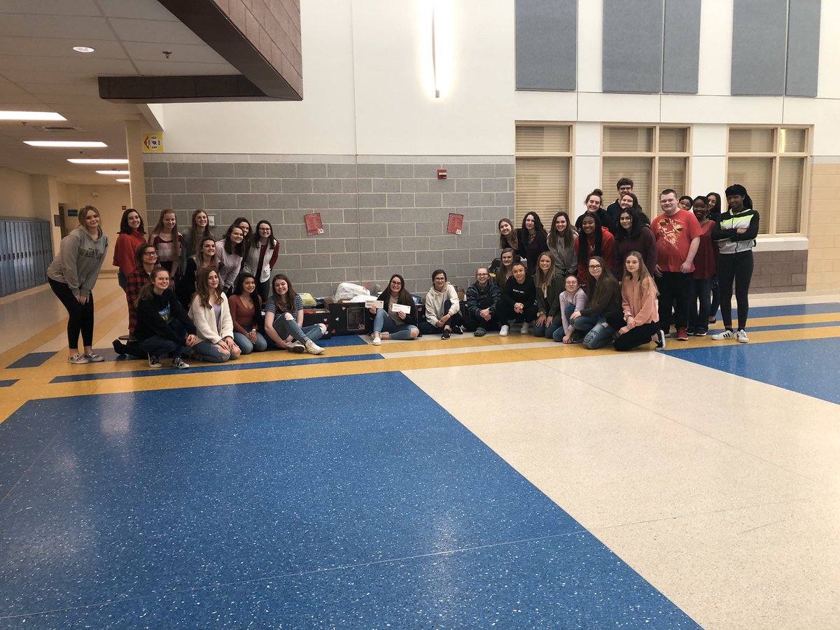 CHS_TAM's tweet photo. CHS TAM collected LOTS of donations for the Humane Society &amp; Project Echo! TAM also raised over $150 for the two charities. Best Valentine’s Day EVER ❤️ #showyourlove https://t.co/Z7osGcSJRp