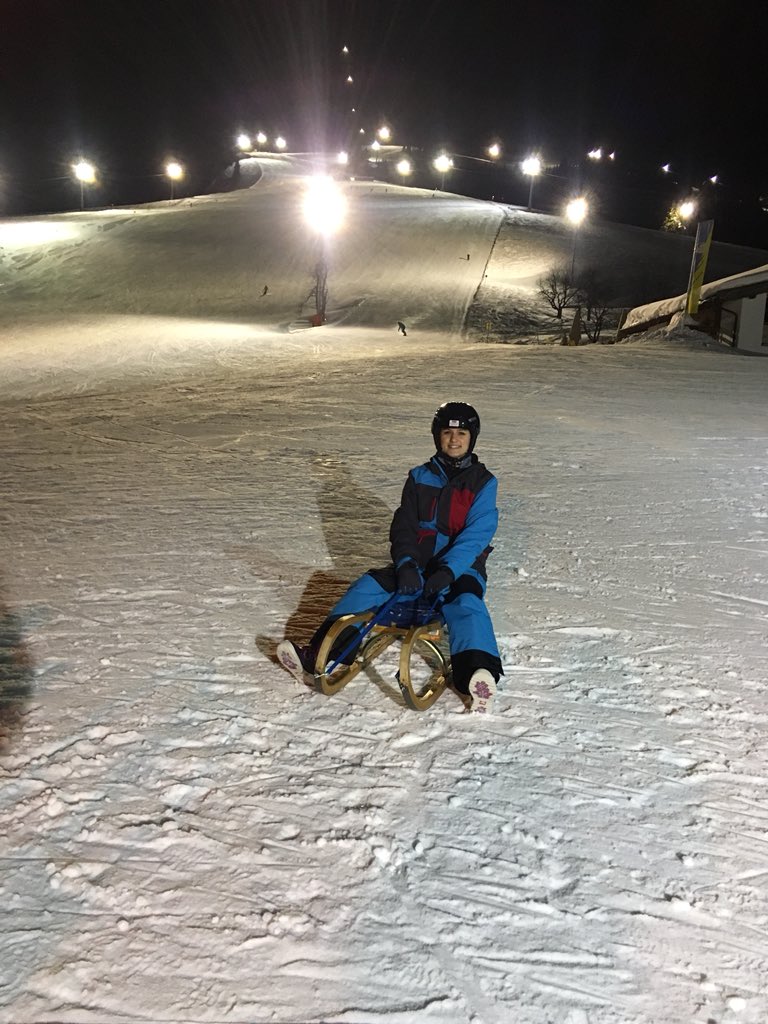 One year ago today I got on a plane on my own and spent the evening sledging in Austria 🛷 Best Valentine’s Day ever ❤️ 3 days later I was skiiing down the slopes on my birthday. Best birthday ⛷🎈 #Valentinesgoals #birthdaygoals #halfterm #wanderlust