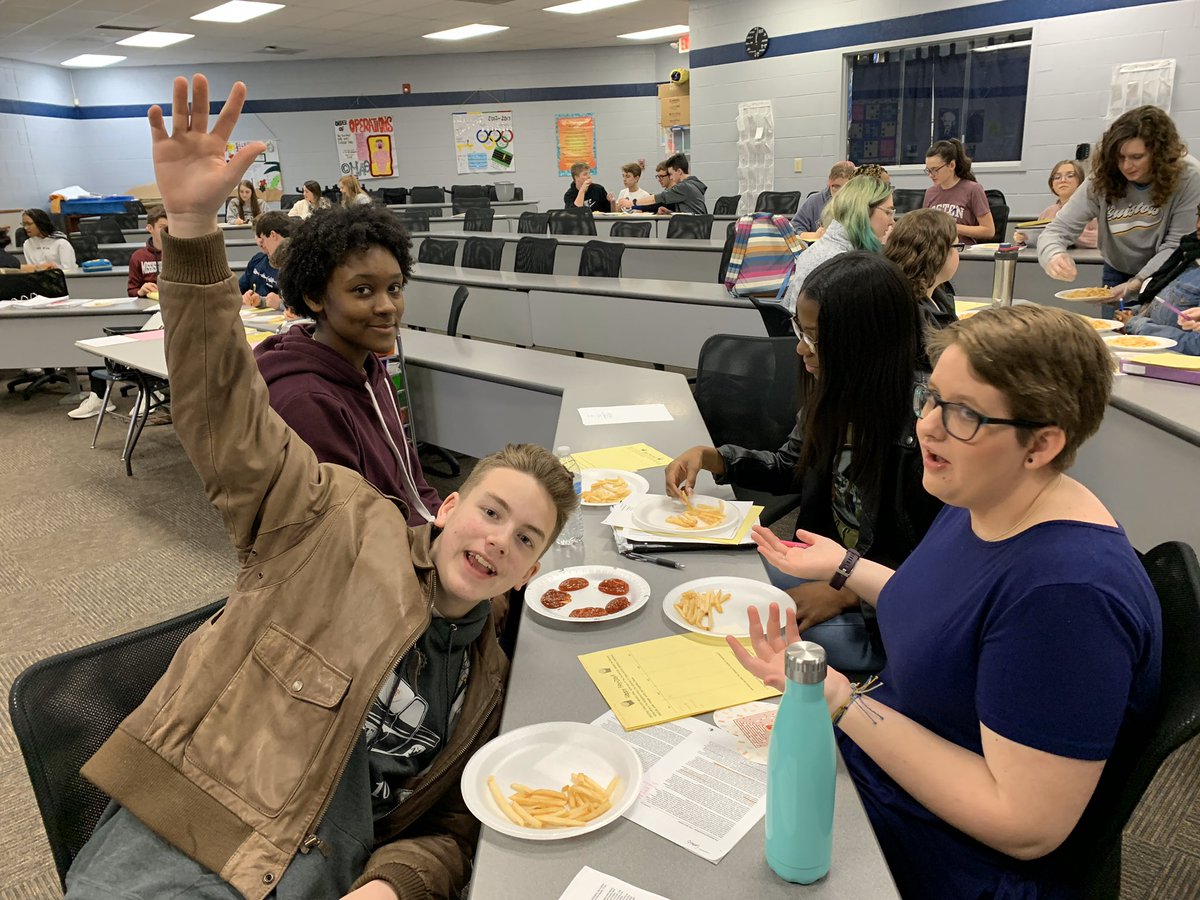OBHS_MrsHicks's tweet photo. Happy FRY-day! PSAT students compare 5 ketchup varieties to connect reading an informational text from The New Yorker magazine to writing skills! 🍟@Mrskarastevens @OBHSQuistors @DCSeNews #obpride #teamdcs #foodnetworkbound https://t.co/tRBLZ5dTTT