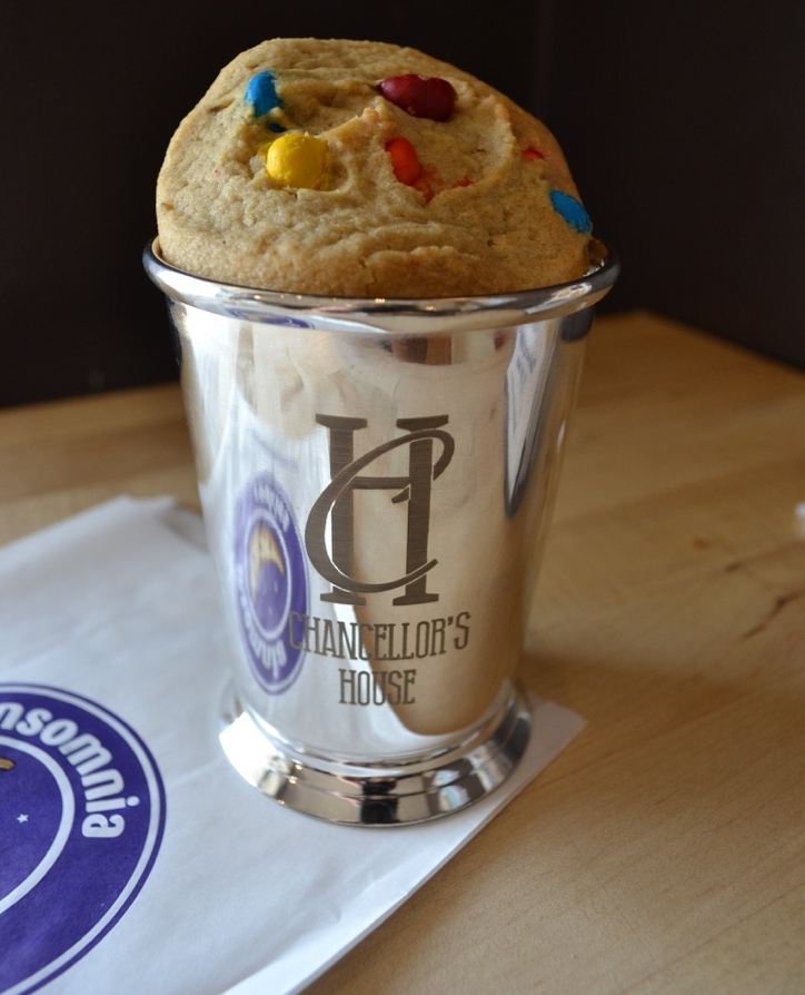ChancellorsMS's tweet photo. We hope your Valentine's weekend is sweet! #ChancellorsHouse #VisitOxfordMS #InsomniaCookies https://t.co/1kyOzZ75kY