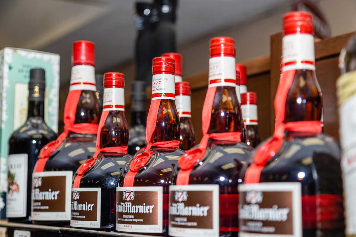 PostWines's tweet photo. We'd these this over a box of chocolates any day. Happy Valentine's Day! https://t.co/iISb7xbU0j