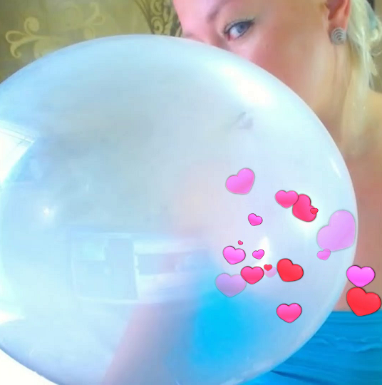 GirlsAndGum's tweet photo. #FF #HappyValentinesDay2020 to bubble gum queen @buxomgirl https://t.co/TtQGDwkjLt