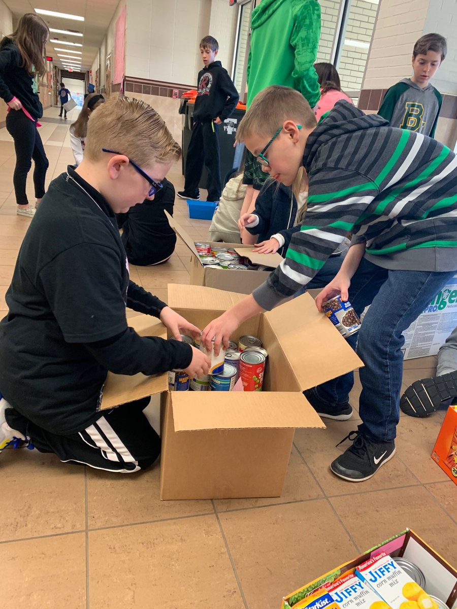 RiceTylerISD's tweet image. As part of Kindness Week, Rice held the "I CAN Be Kind" canned food drive with the goal of 750 cans.  Our Rice Rangers showed just how kind they could be by bringing over 1000 cans of food to donate to PATH.  Absolutely AMAZING!!! @tylerisd #TylerISDsimpleacts #FW2 #KindnessWeek